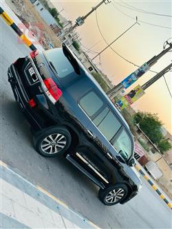 تۆیۆتا لاند کروزەر